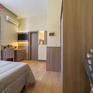 *** Hotel Est Italia